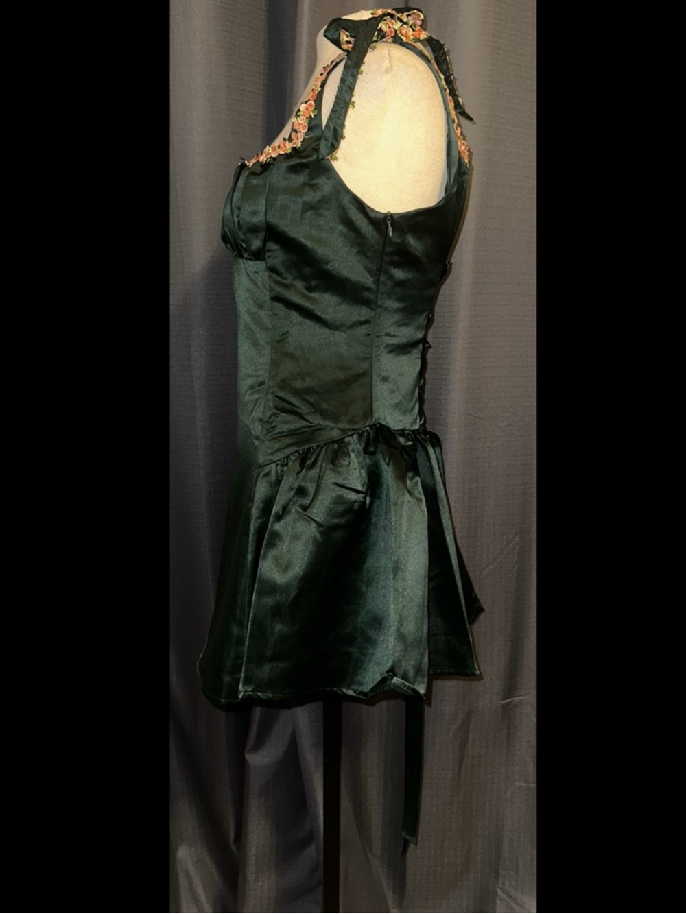 Sugar Thrillz Dolls Kill ‘MAYFAIR RESIDENCE’ Green Satin Flare Dress L NWT - Picture 3 of 16